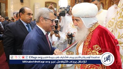 بحضور قيادات المحافظة.. محافظ بني سويف يهنئ الأخوة المسيحيين بعيد القيامة من داخل المطرانية