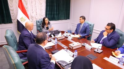 وزيرة التضامن تناقش تعزيز الحرف اليدوية مع جهاز تنمية المشروعات الصغيرة والمتناهية الصغر