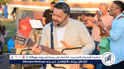 بالصور.. إدوارد وفرقته 