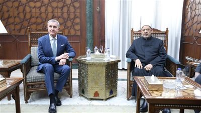 لبحث سبل تعزيز التعاون المشترك.. شيخ الأزهر يستقبل الأمير الروماني رادو