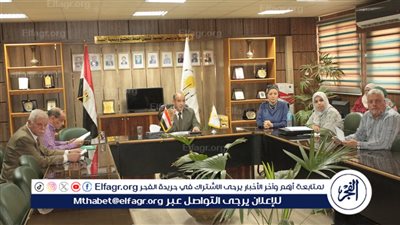 نائب رئيس جامعة أسيوط يترأس اجتماعا لمركز الخدمة العامة لتعليم اللغة العربية بالجامعة 