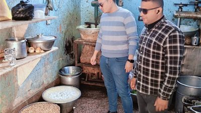 مشاهد صادمة داخل مطعم ببني سويف تكشف مخالفات جسيمة خلال حملة تموينية
