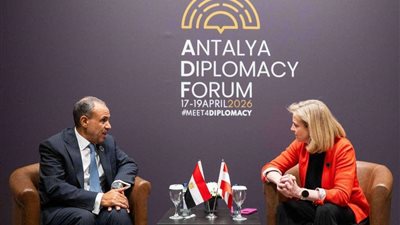 وزير الخارجية يلتقى مع نظيرته النمساوية لبحث سبل دعم العلاقات الثنائية وتناول مستجدات الأوضاع فى المنطقة