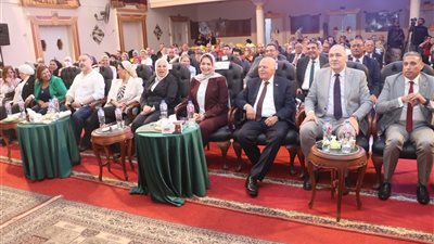 نقيب المعلمين يشهد حفل إطلاق رقمنة المعاهد القومية