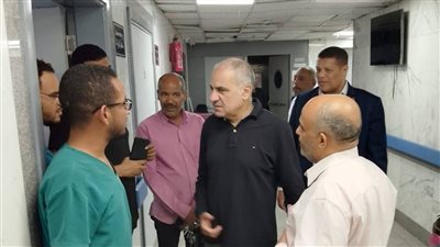 جولة مفاجئة لرئيس جامعة أسوان بمستشفى الباطنة لضبط الأداء ورفع جودة الخدمة