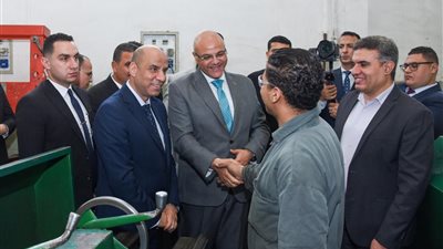 وزير العمل ومحافظ الإسكندرية يشهدان تخريج دفعات جديدة بـ 