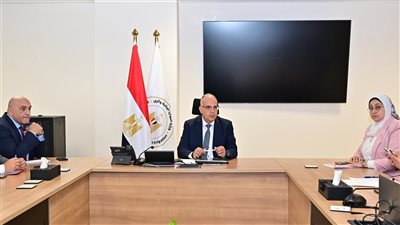 وزير الري: التوجيه باستمرار التنسيق والتكامل بين أجهزة الوزارة والنواب لتعزيز الاستجابة الفعالة لاحتياجات وطلبات المواطنين