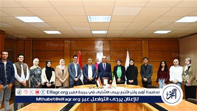 رئيس جامعة أسيوط يستقبل وفدا من طلاب قسم الإعلام بالجامعة لفوزهم في مهرجان الشروق 