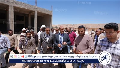 محافظ أسيوط يتفقد مشروع السوق الحضري بالكوم الأحمر