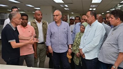 وزير الري يتفقد 