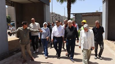 محافظ القليوبية يتفقد مشروعات الأسواق الحضارية الجديدة بشبرا الخيمة
