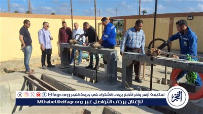 رئيس مياه الفيوم في مقدمة الصفوف.. من قلب موقع العمل يقود ربط المرحلة الثالثة بمحطة العزب الجديدة