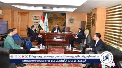 محافظ الفيوم يبحث آليات تطبيق منظومة متكاملة للنظافة وتدوير المخلفات البلدية