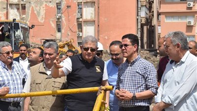 رئيس جامعة بنها يتفقد مشروعات كبرى بالجامعة ويشدد على الالتزام بالجودة 