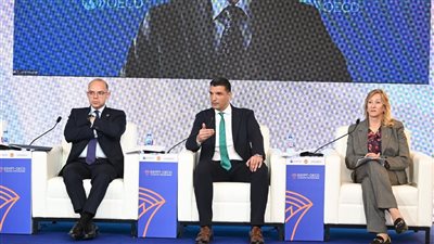 وزير الصناعة: التحول إلى التصنيع الذكي والأخضر ضرورة لتعزيز تنافسية الصناعة المصرية