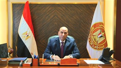 وزير العمل يُصدر قرارًا بتشكيل وحدة مركزية لتيسير أعمال المستثمرين 