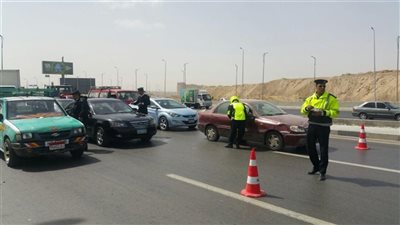 حملات مرورية مكثفة تسفر عن ضبط أكثر من 1000 مخالفة لعدم ارتداء الخوذة ورفع سيارات متهالكة واصلت الأجهزة 