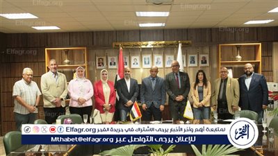 نائب رئيس جامعة أسيوط يستقبل وفدًا من ممثلي شركات تكنولوجيا المعلومات لبحث سبل التعاون المشترك 