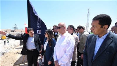 وزيرة الإسكان تتفقد تطوير مارينا ونفق ربط البحيرات