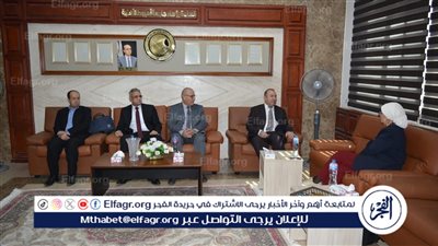 رئيس جامعة أسيوط الأهلية يستقبل وفد وزارة الاتصالات ومعهد تكنولوجيا المعلومات لبحث التعاون المشترك 