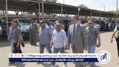 محافظ قنا: إلزام السرفيس باستكمال السير حتى نهاية خط المواقف بجانب عمل 