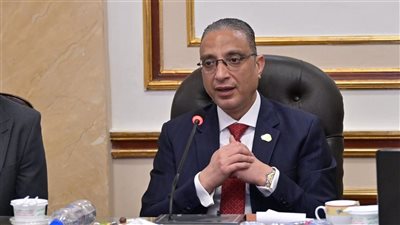محافظ الجيزة يُصدر حركة تكليفات جديدة لرؤساء المراكز والمدن والأحياء لتعزيز كفاءة العمل التنفيذي