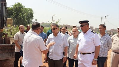 محافظ القليوبية يقود حملة لإزالة جمالون مخالف على 4000 متر بقليوب