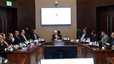 نائب رئيس الوزراء للشئون الاقتصادية يتابع موقف زيادة الاحتياطي الاستراتيجي من السلع الغذائية