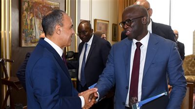 وزير الخارجية يبحث مع نائبي رئيس البنك الدولي ومؤسسة التمويل الدولية سبل تعزيز التعاون ودعم التنمية الاقتصادية