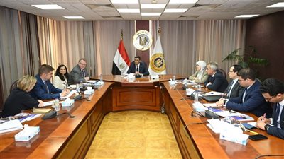 وزير الصناعة: نستهدف دمج الصناعة المصرية في سلاسل القيمة العالمية وتعزيز تنافسيتها بالتكنولوجيا والابتكار