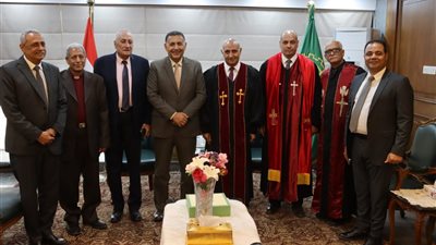 محافظ القليوبية يستقبل وفد الكنيسة الإنجيلية لتهنئته بعيد الأضحى المبارك