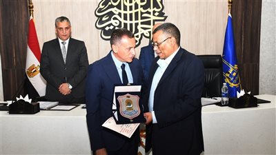عمرو لاشين يكرم خالد عبد الجليل تقديرًا لمسيرة العطاء والإخلاص