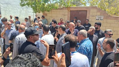 بنها تودّع والدة الفنان أحمد حلمي.. تشييع الجثمان إلى مقابر الشموت وسط حالة من الحزن.